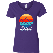 将图片加载到图库查看器,Divi Mountains Ladies V-Neck