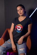 이미지를 갤러리 뷰어에 로드 , Divi Rainbow Sunset  Ladies V-Neck