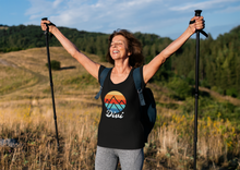 将图片加载到图库查看器,Divi Mountains Ladies V-Neck