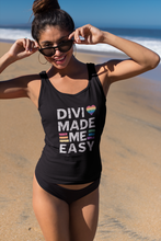 将图片加载到图库查看器,Divi Made Me Easy Ladies Tank